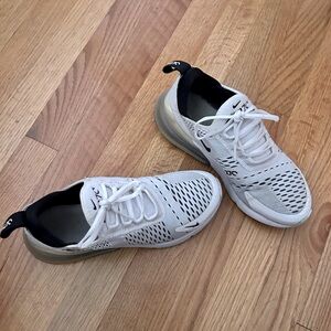 Women’s Nike Air 270